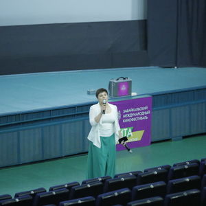 Director Ksenia Baskakova presents the film “Bird”